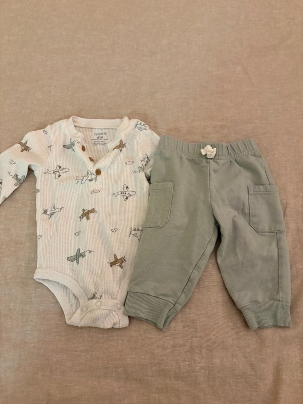 Carter’s Baby Boy 2pc Airplane Shirt & Pants Outfit Set Green 6M - Picture 4 of 4